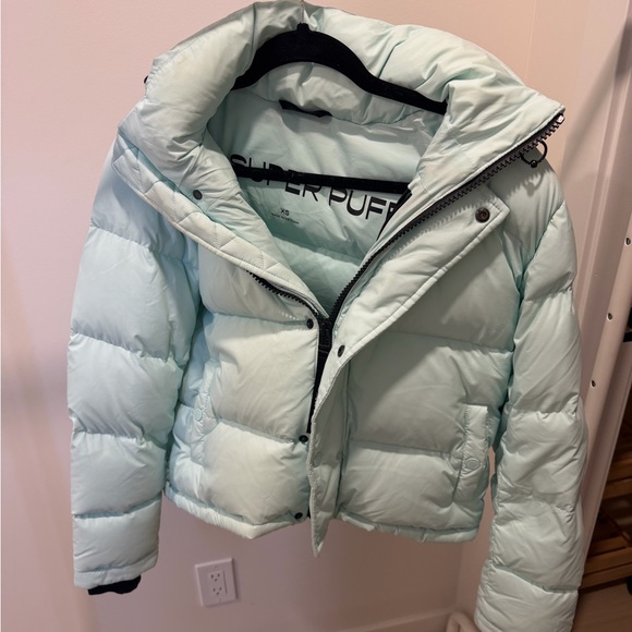 Aritzia Jackets & Blazers - Aritzia Super Puff (Shorty)